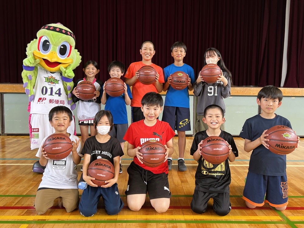 LEVANGA ACTION」バスケットボール寄贈のご報告 Supported by ポッカ